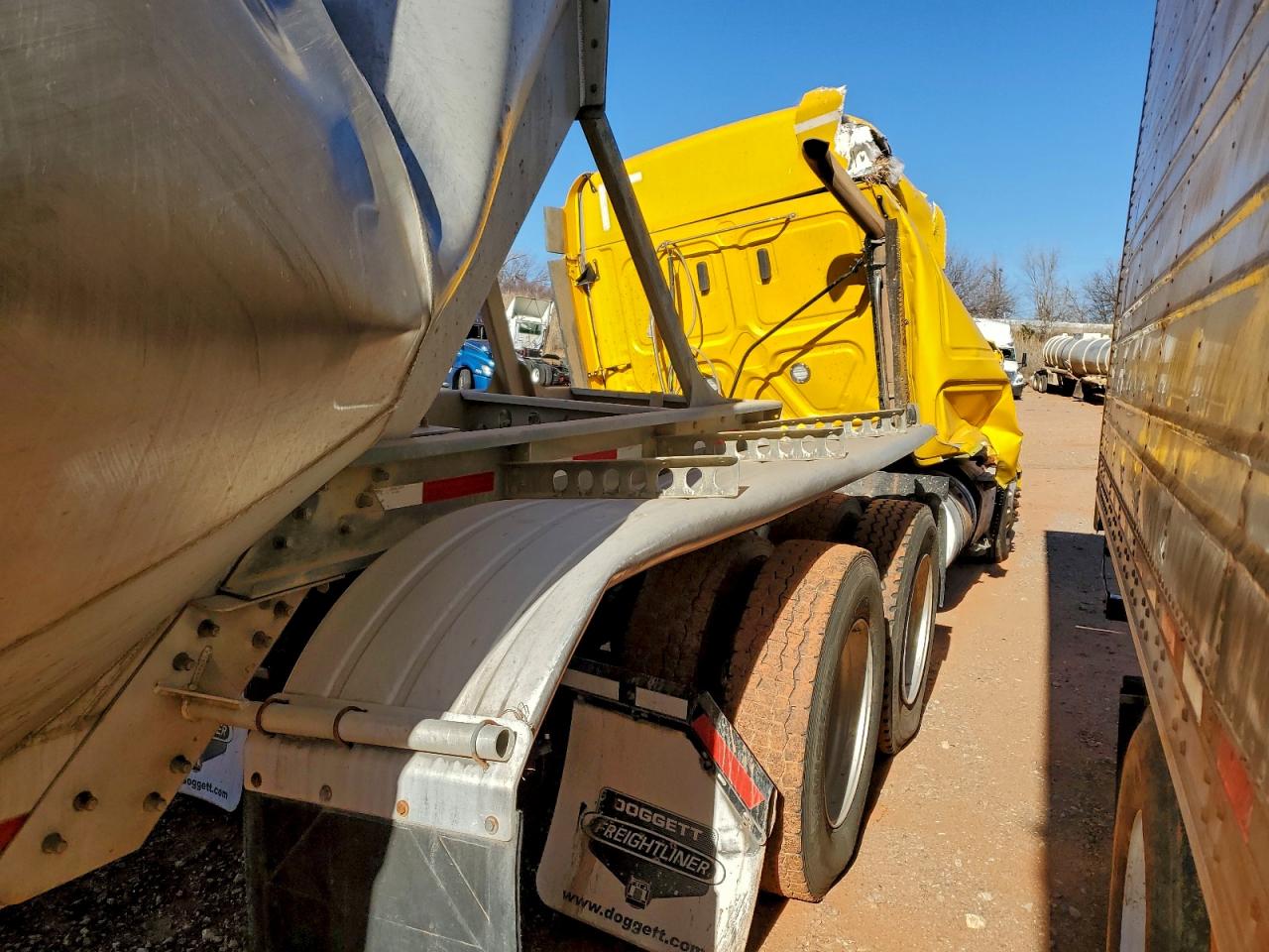 Freightliner Cascadia 1 Image 2