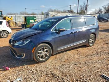  Salvage Chrysler Pacifica
