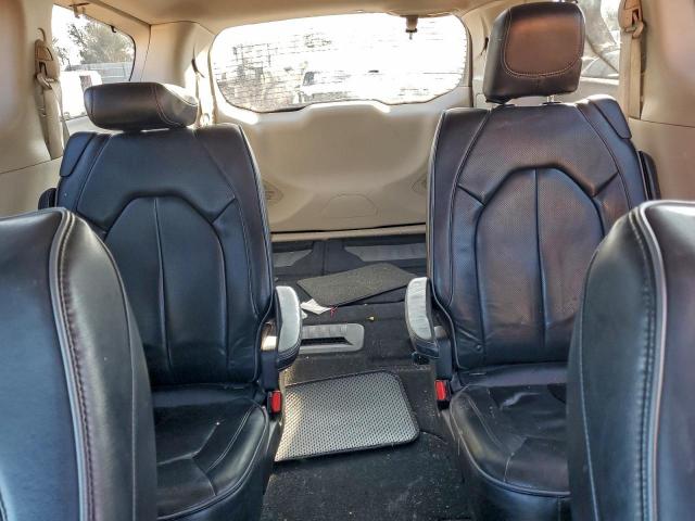 Chrysler Pacifica Limited Image 11