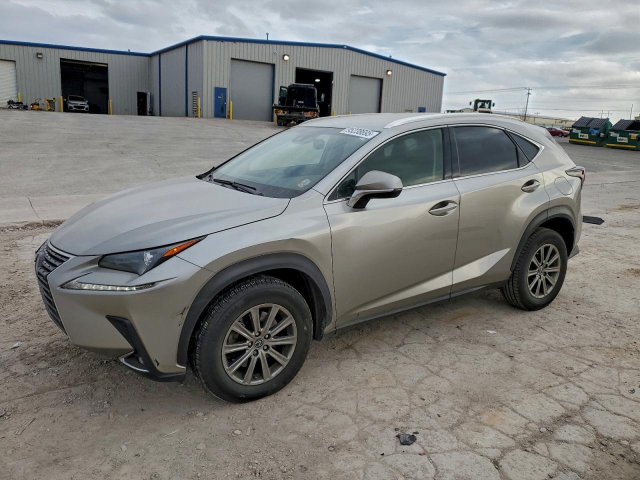 Lexus NX 300 Base Image 1