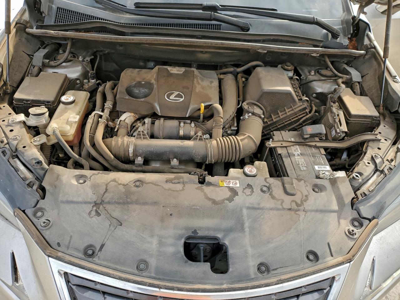 Lexus NX 300 Base Image 12