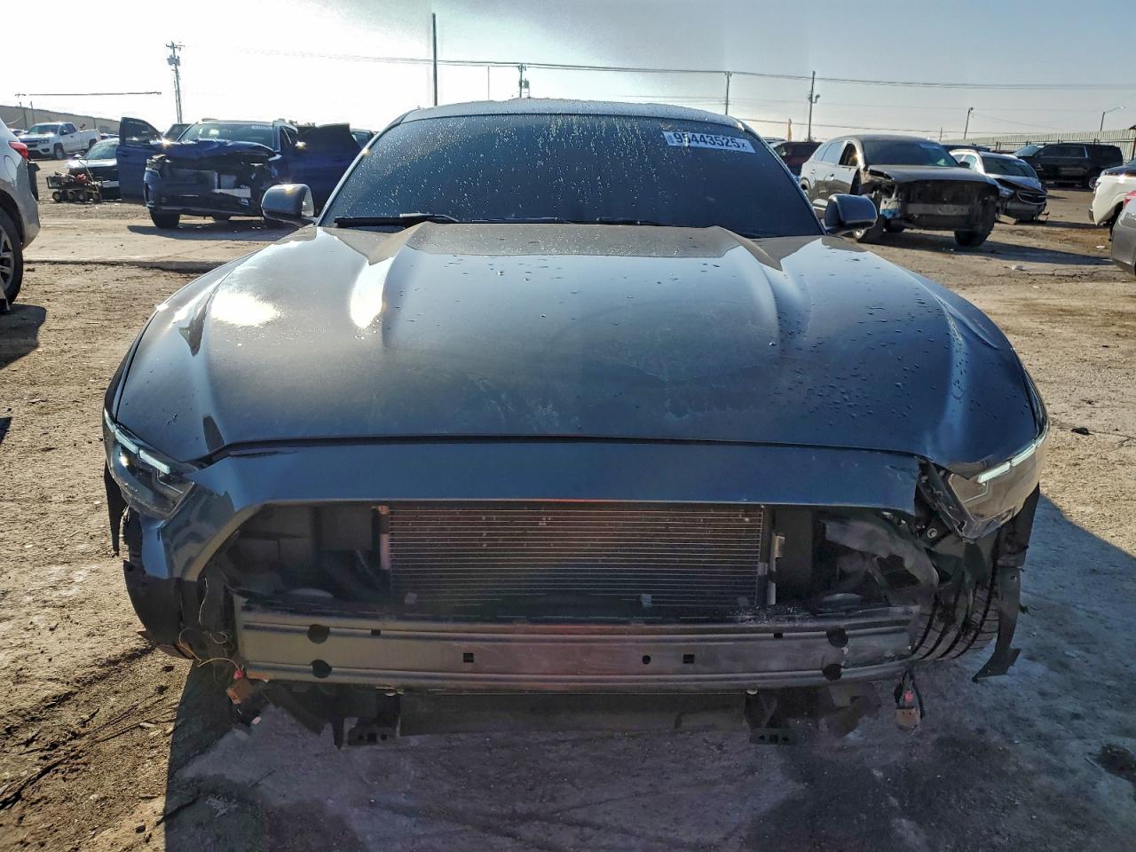 Ford Mustang Image 4