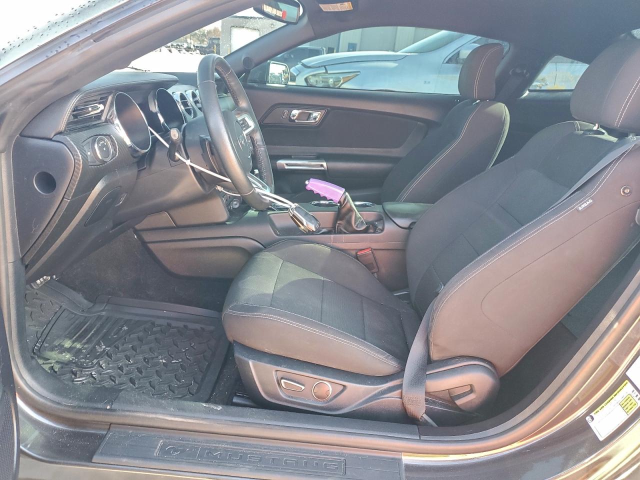 Ford Mustang Image 6