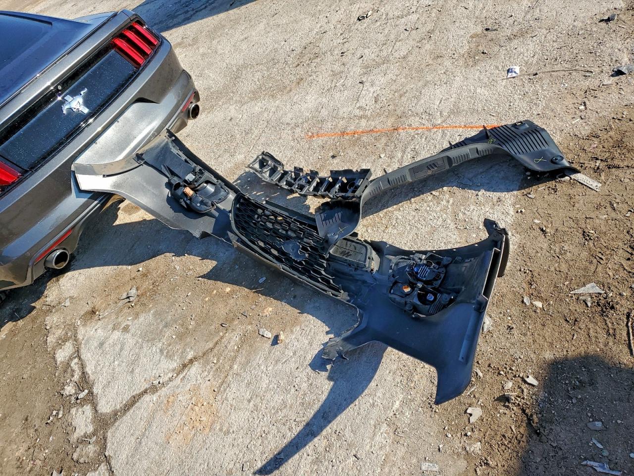 Ford Mustang Image 11