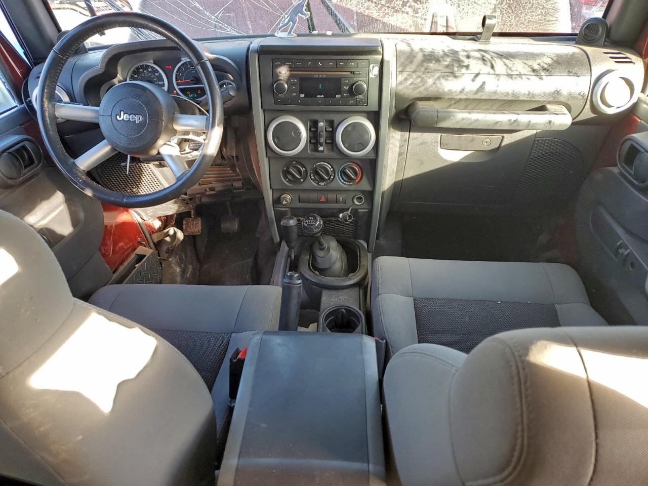 Jeep Wrangler Sahara Image 7