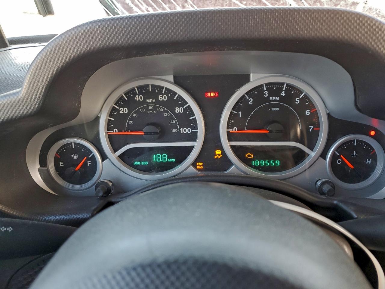 Jeep Wrangler Sahara Image 9