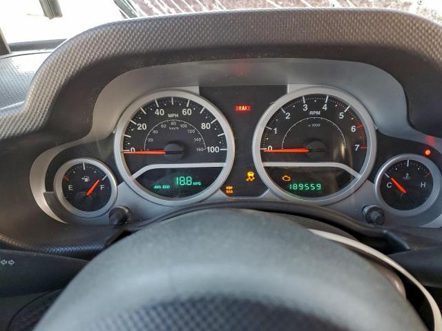 Jeep Wrangler Sahara Image 9