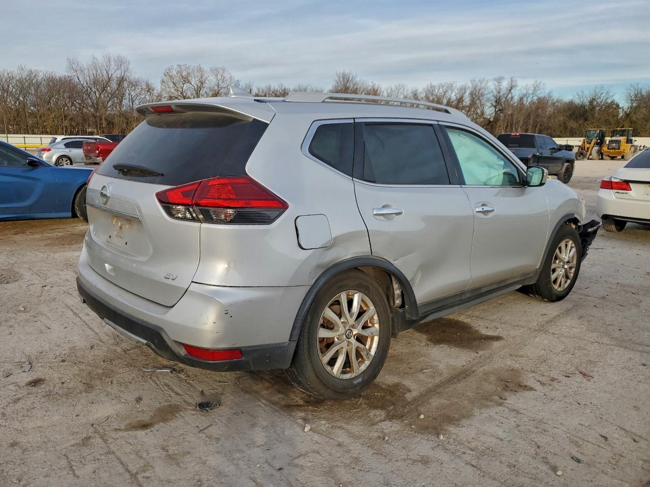 Nissan Rogue S Image 3