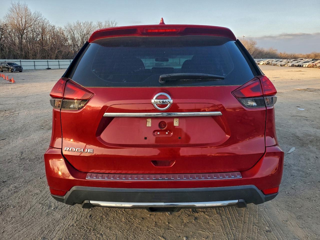 Nissan Rogue S Image 2