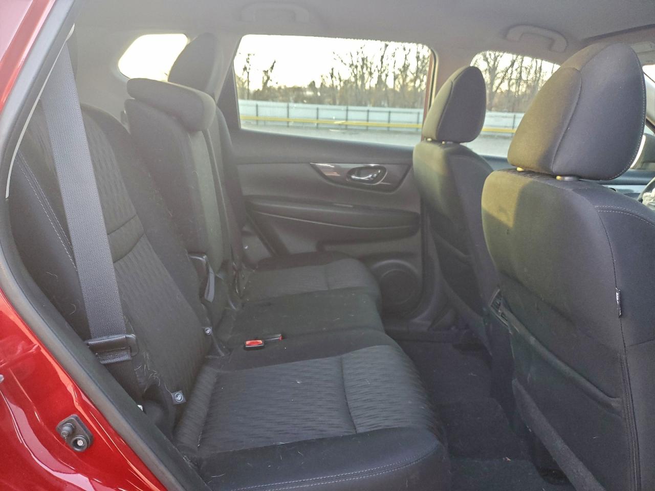 Nissan Rogue S Image 9