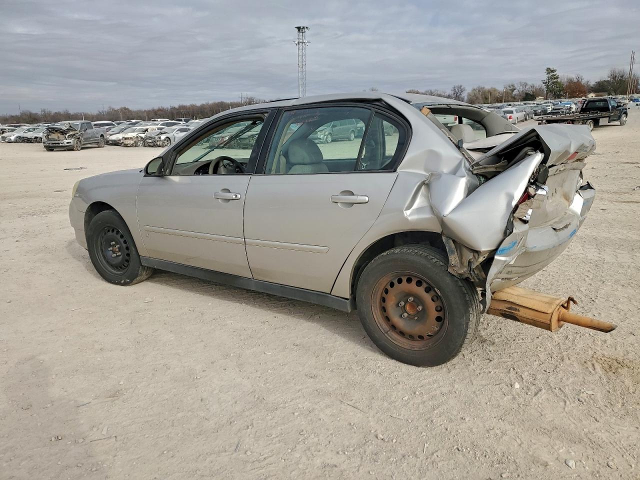 Chevrolet Malibu Ls Image 2