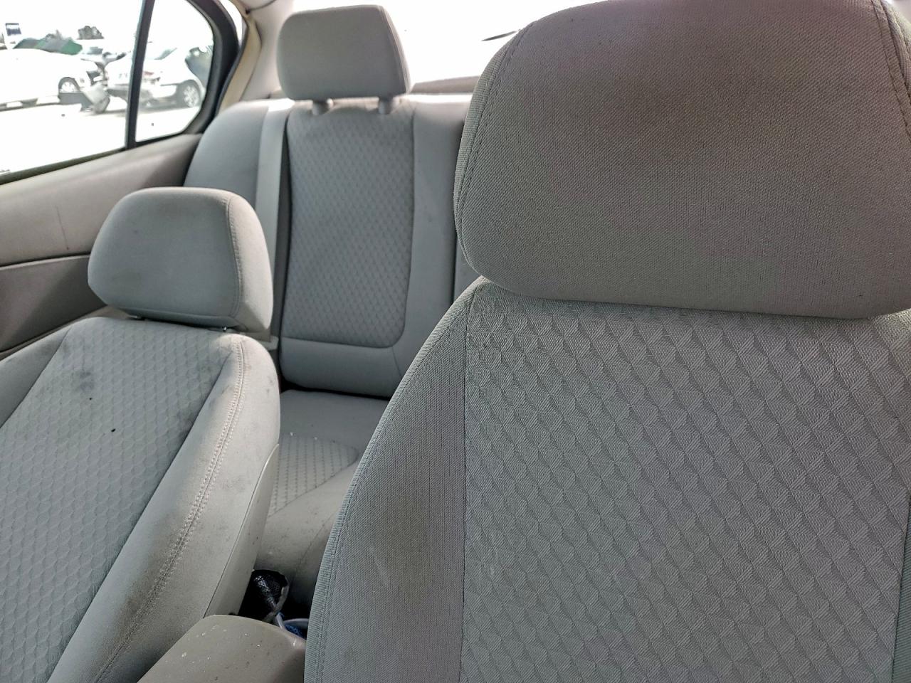 Chevrolet Malibu Ls Image 11