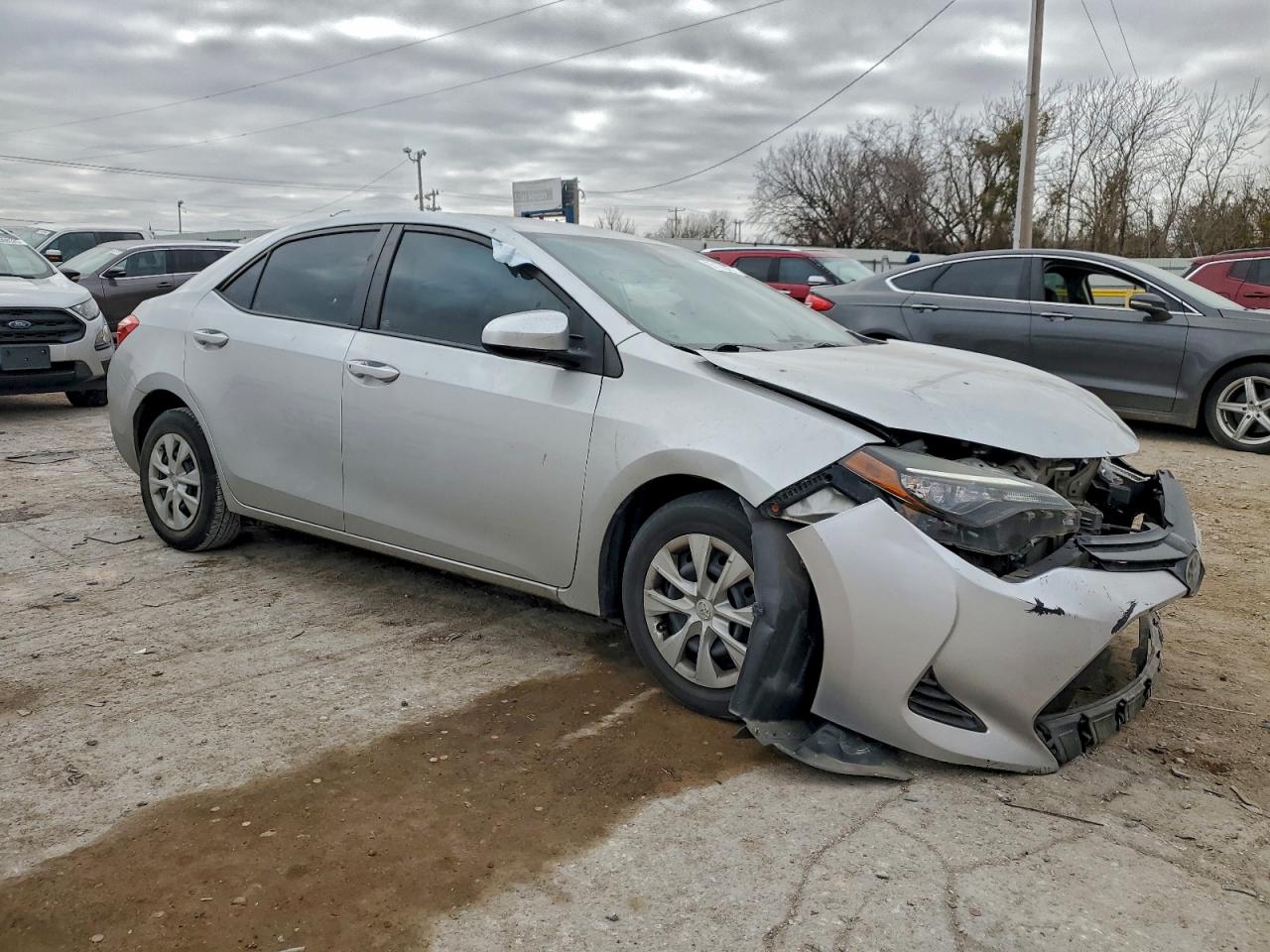 Toyota Corolla L Image 9