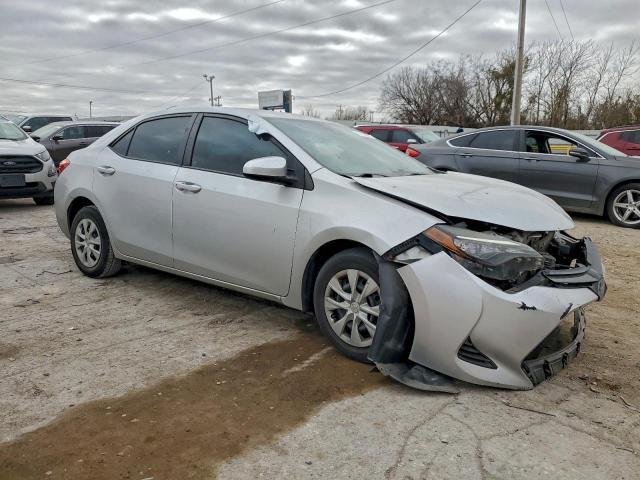 Toyota Corolla L Image 9