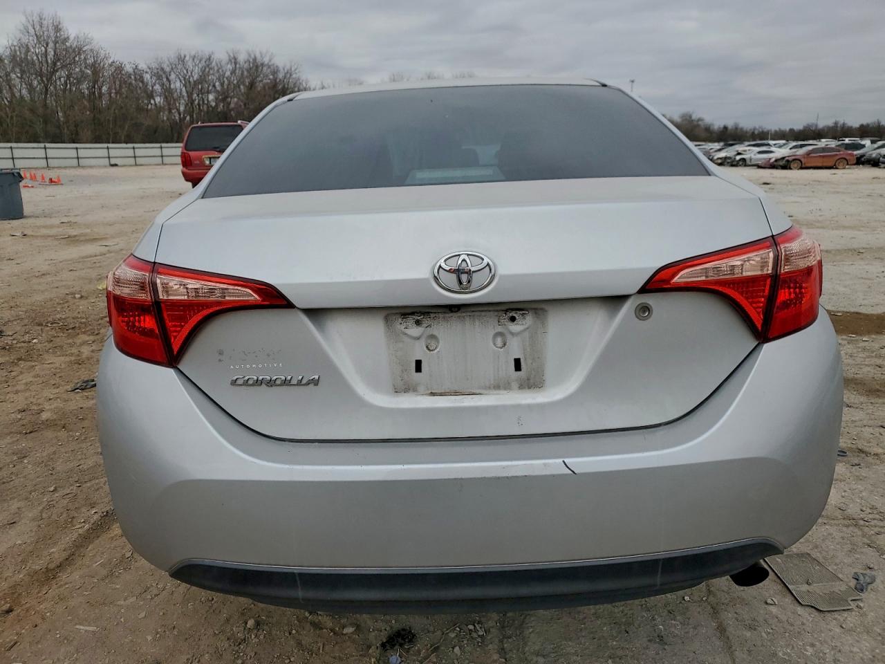 Toyota Corolla L Image 5