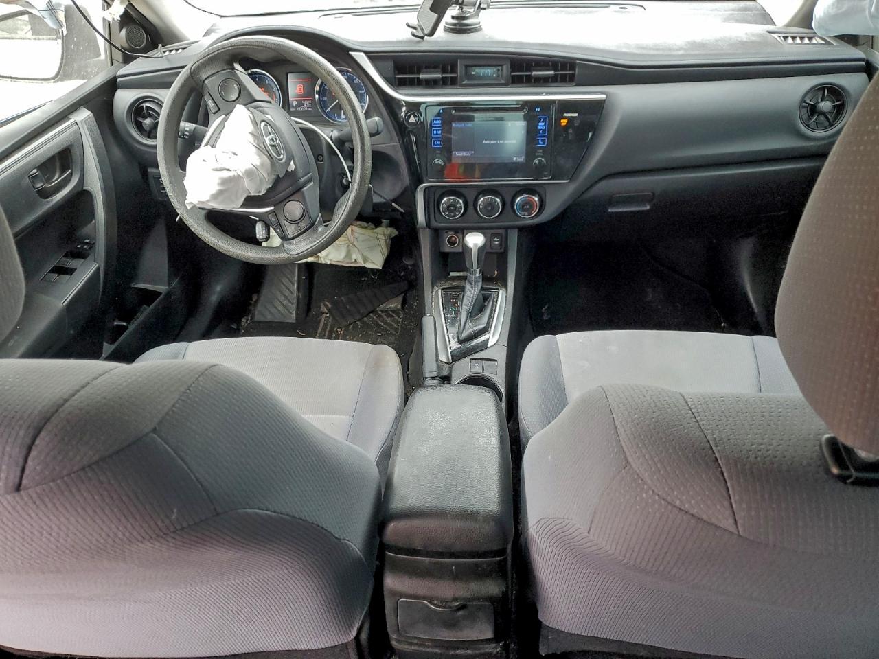 Toyota Corolla L Image 10