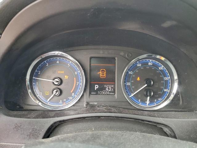 Toyota Corolla L Image 6