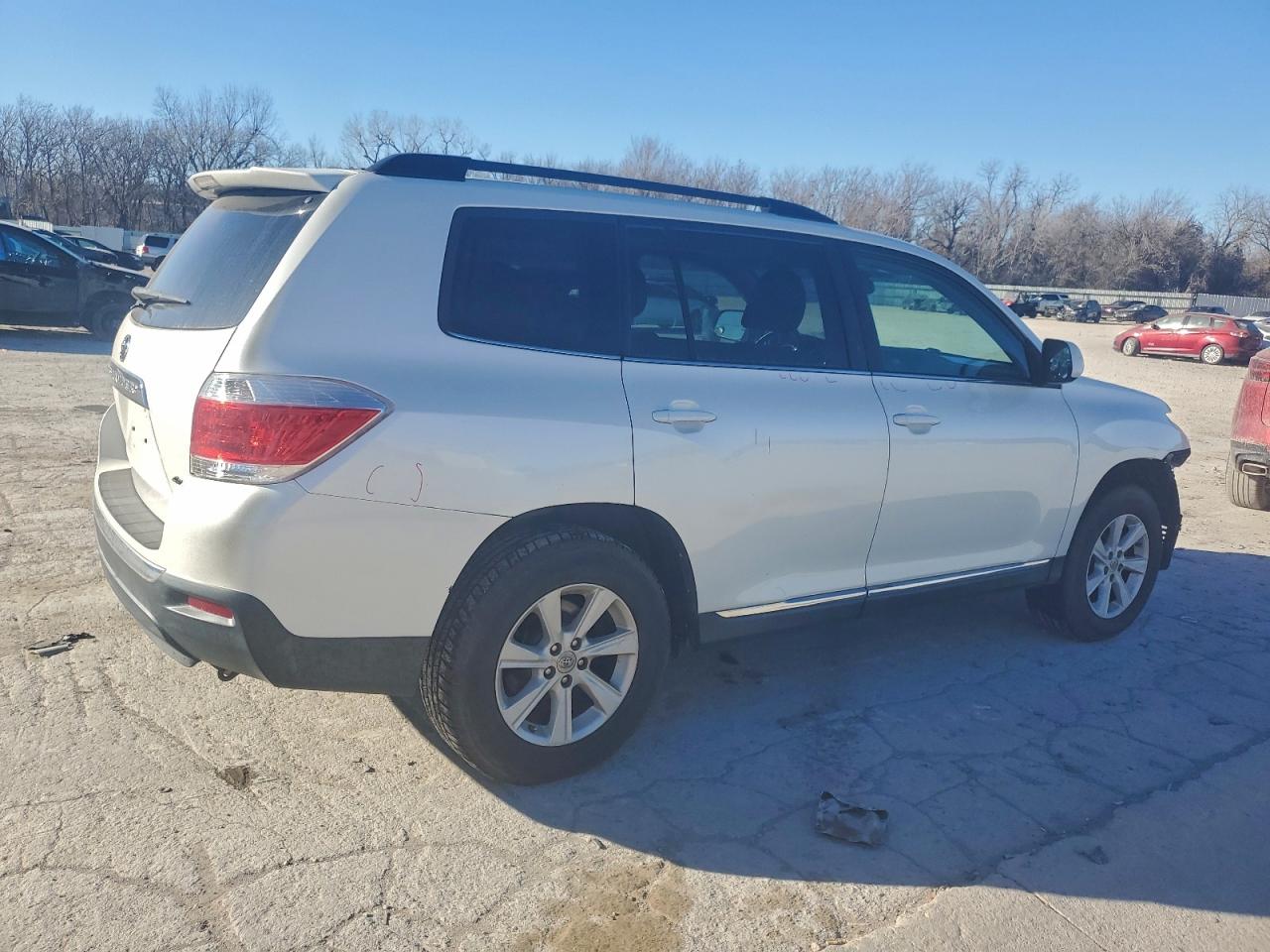 Toyota Highlander Base Image 13