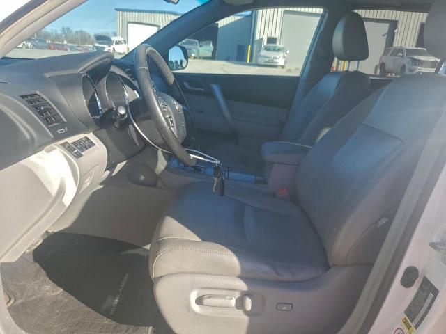 Toyota Highlander Base Image 10