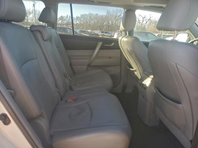 Toyota Highlander Base Image 3