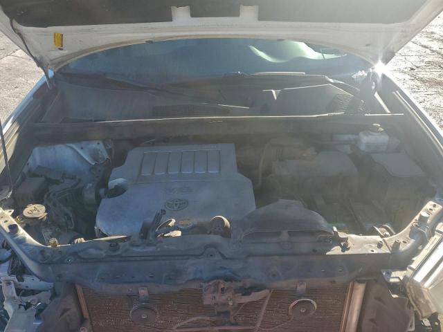 Toyota Highlander Base Image 5