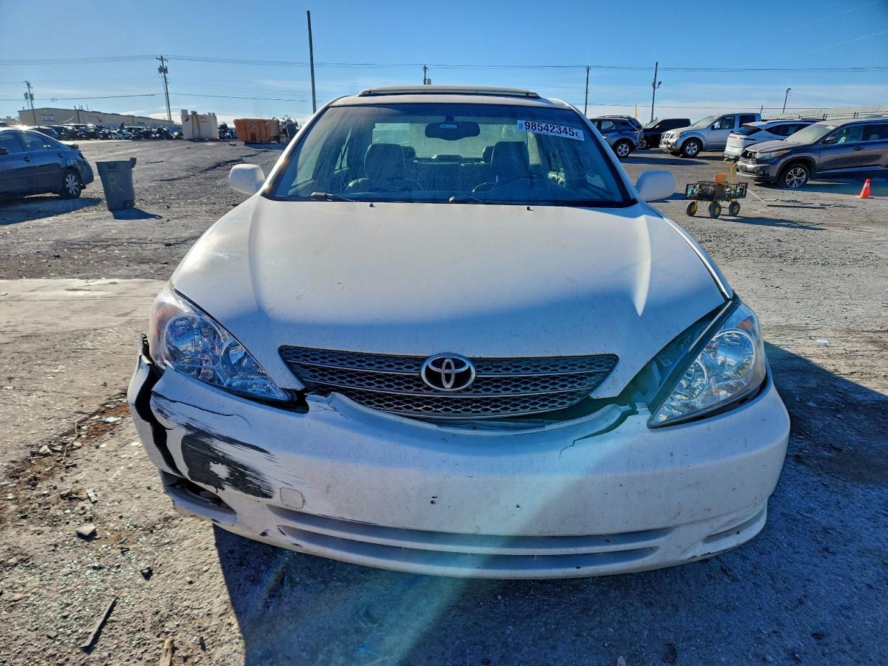 Toyota Camry Le Image 9