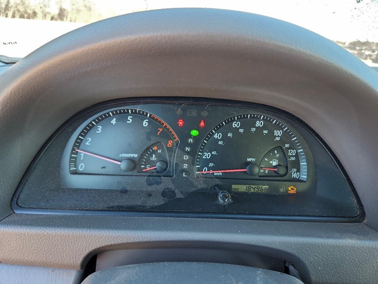 Toyota Camry Le Image 5