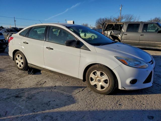 Ford Focus S Image 11