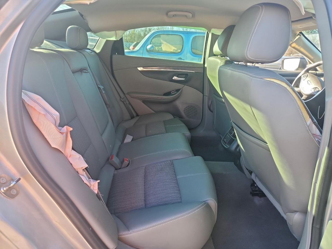 Chevrolet Impala Lt Image 10