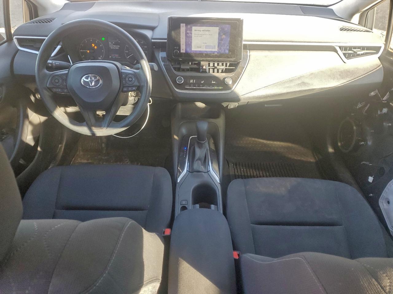 Toyota Corolla Le Image 8