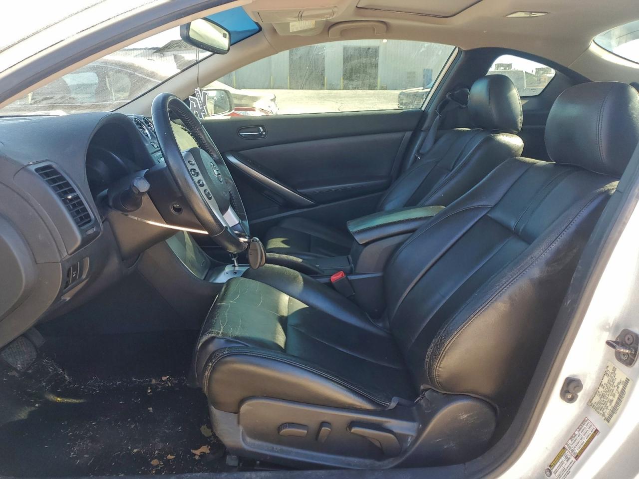 Nissan Altima 3.5se Image 8