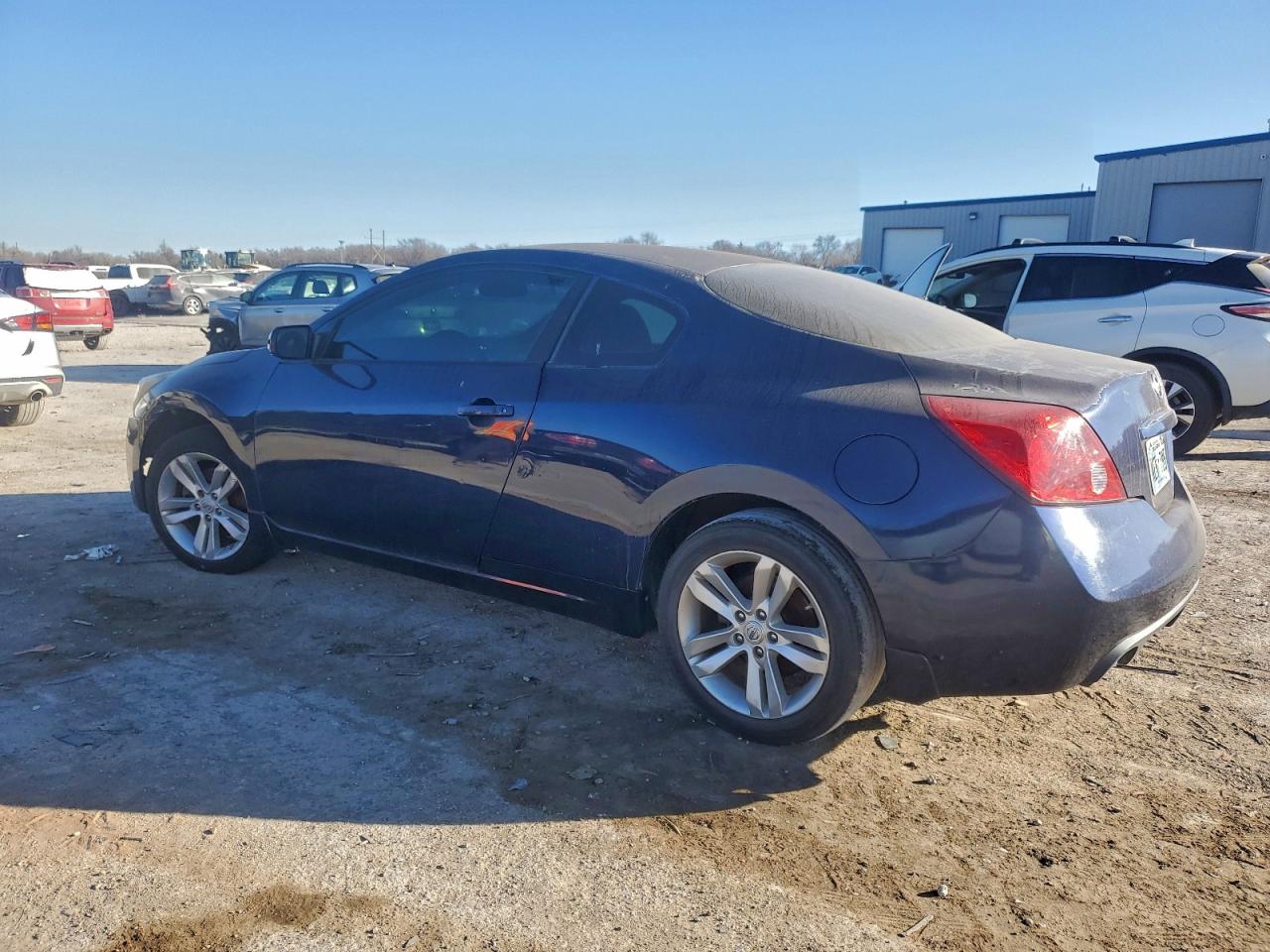 Nissan Altima S Image 2