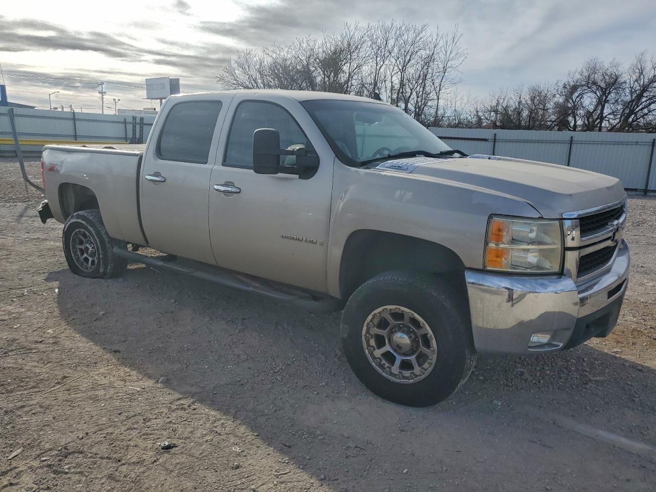 Chevrolet Silverado K2500 Heavy Duty Image 7