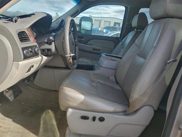 Chevrolet Silverado K2500 Heavy Duty Image 4