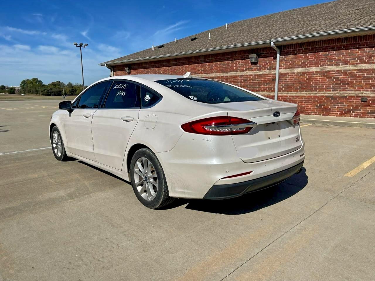 Ford Fusion Se Image 9