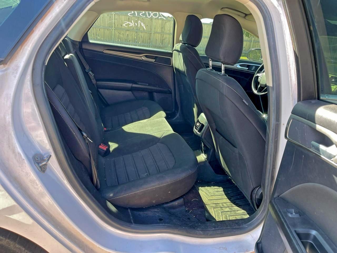 Ford Fusion Se Image 8