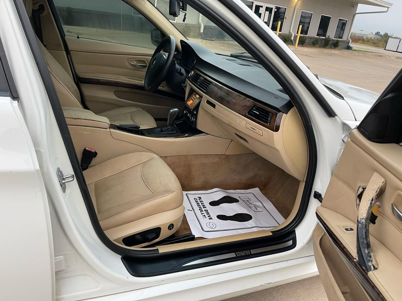 BMW 3 Series I Image 10