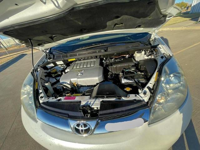 Toyota Sienna Xle Image 8