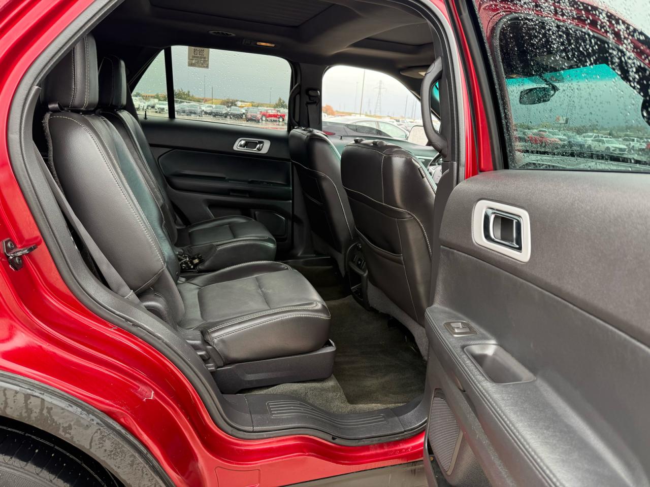 Ford Explorer Sport Image 9