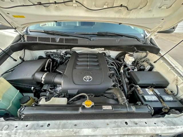 Toyota Sequoia Platinum Image 3