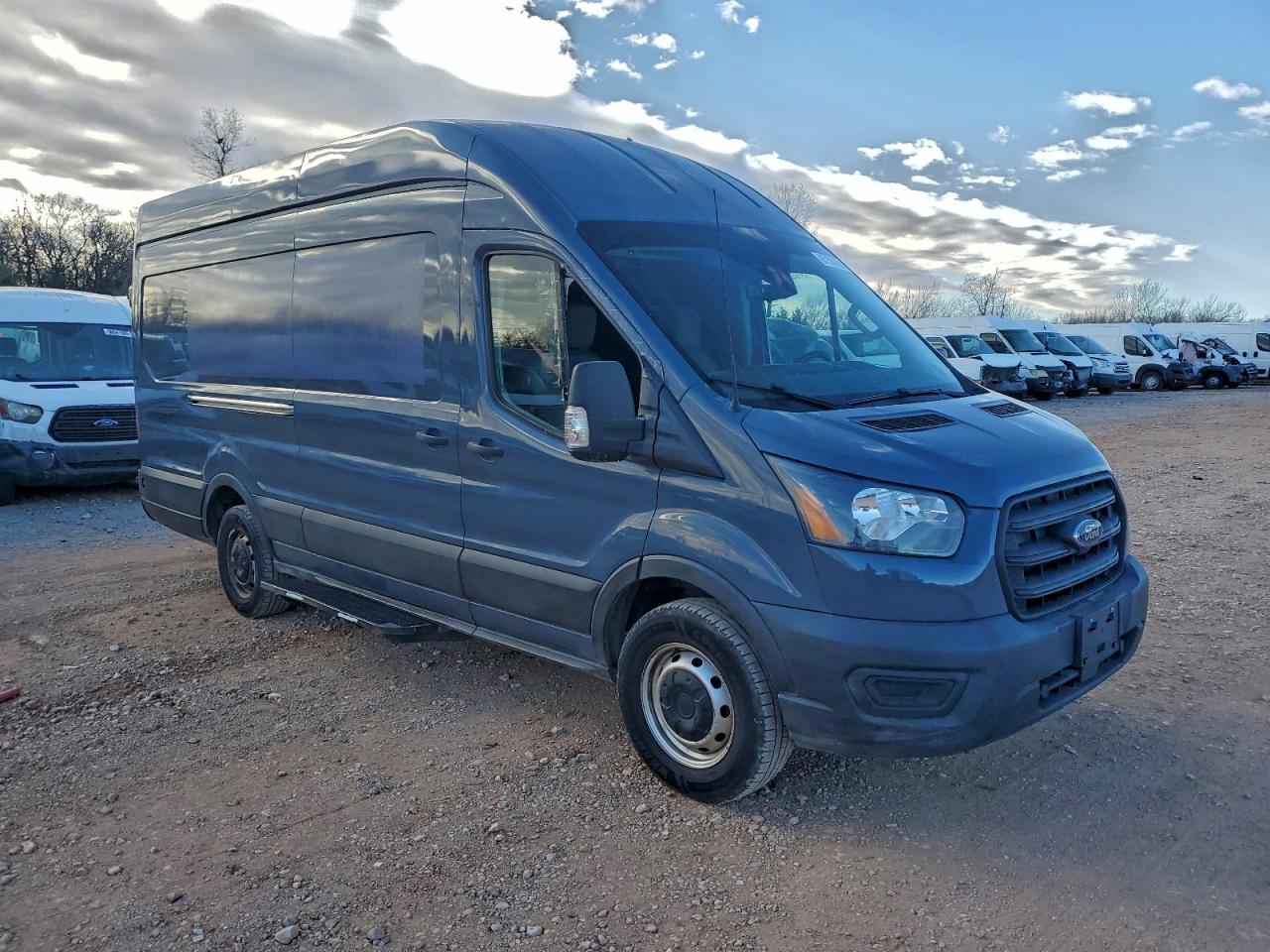 Ford Transit T-250 Image 4