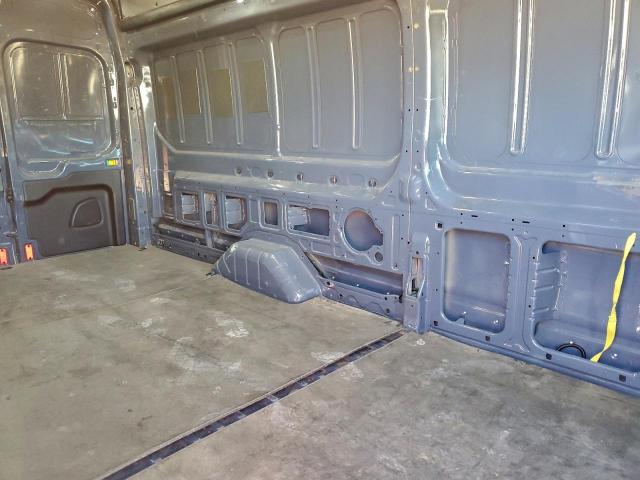 Ford Transit T-250 Image 6