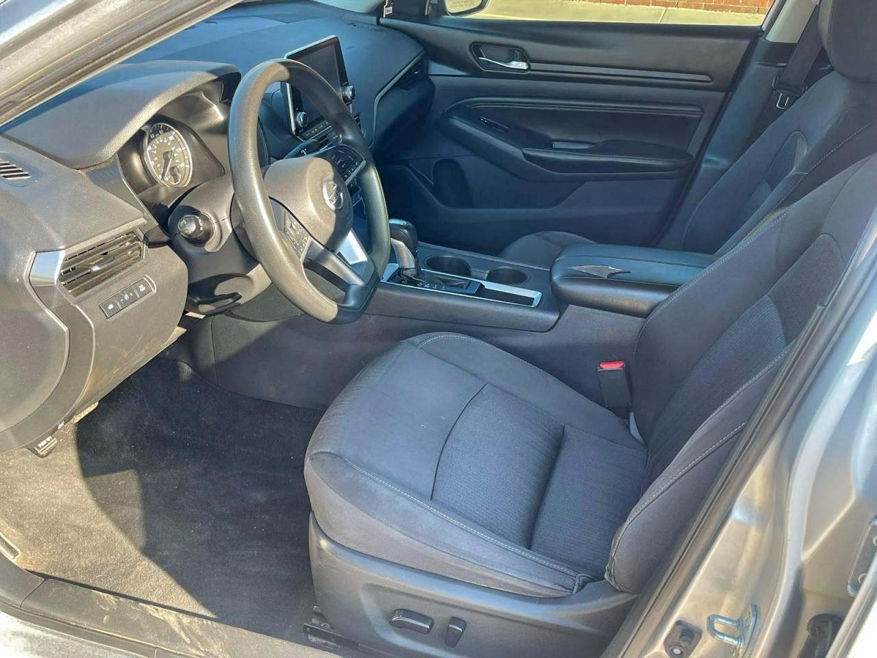 Nissan Altima S Image 4