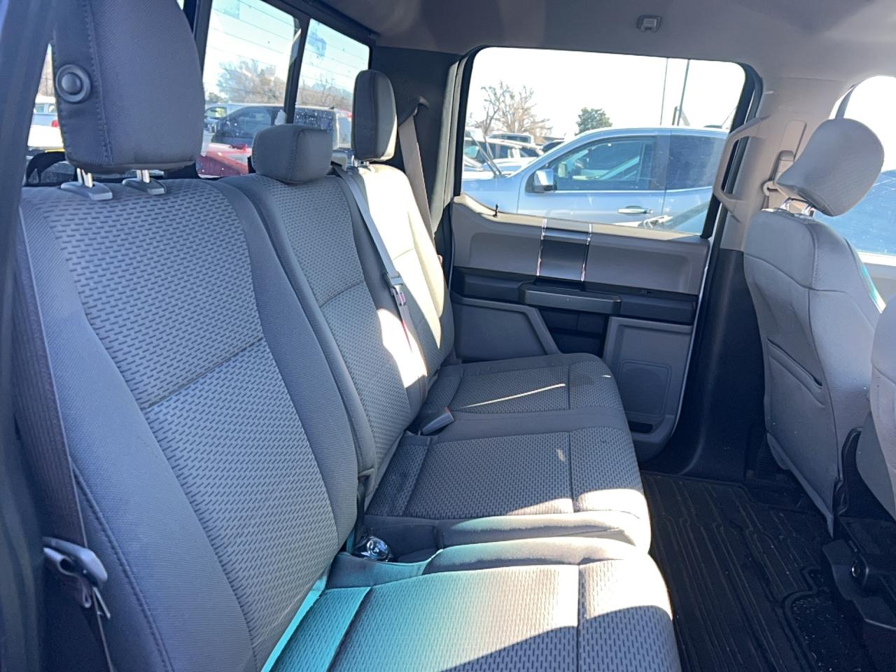 Ford F-150 Supercrew Image 8