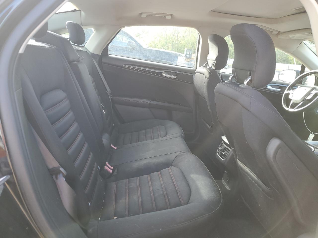 Ford Fusion Se Image 7