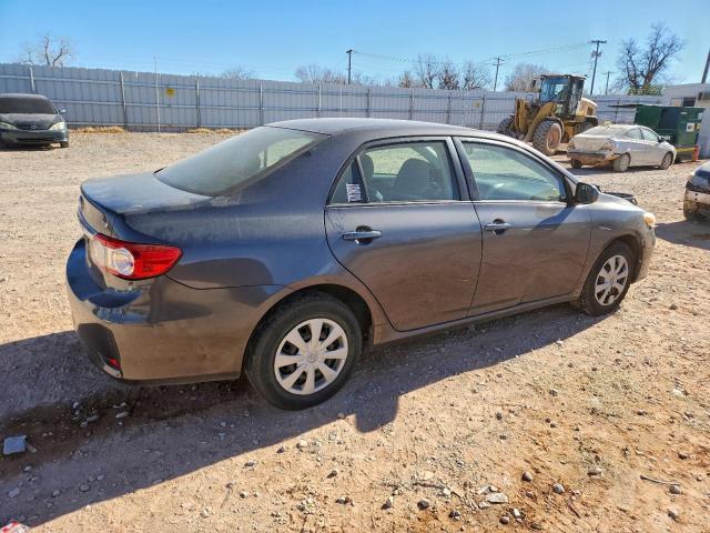 Toyota Corolla Base Image 8