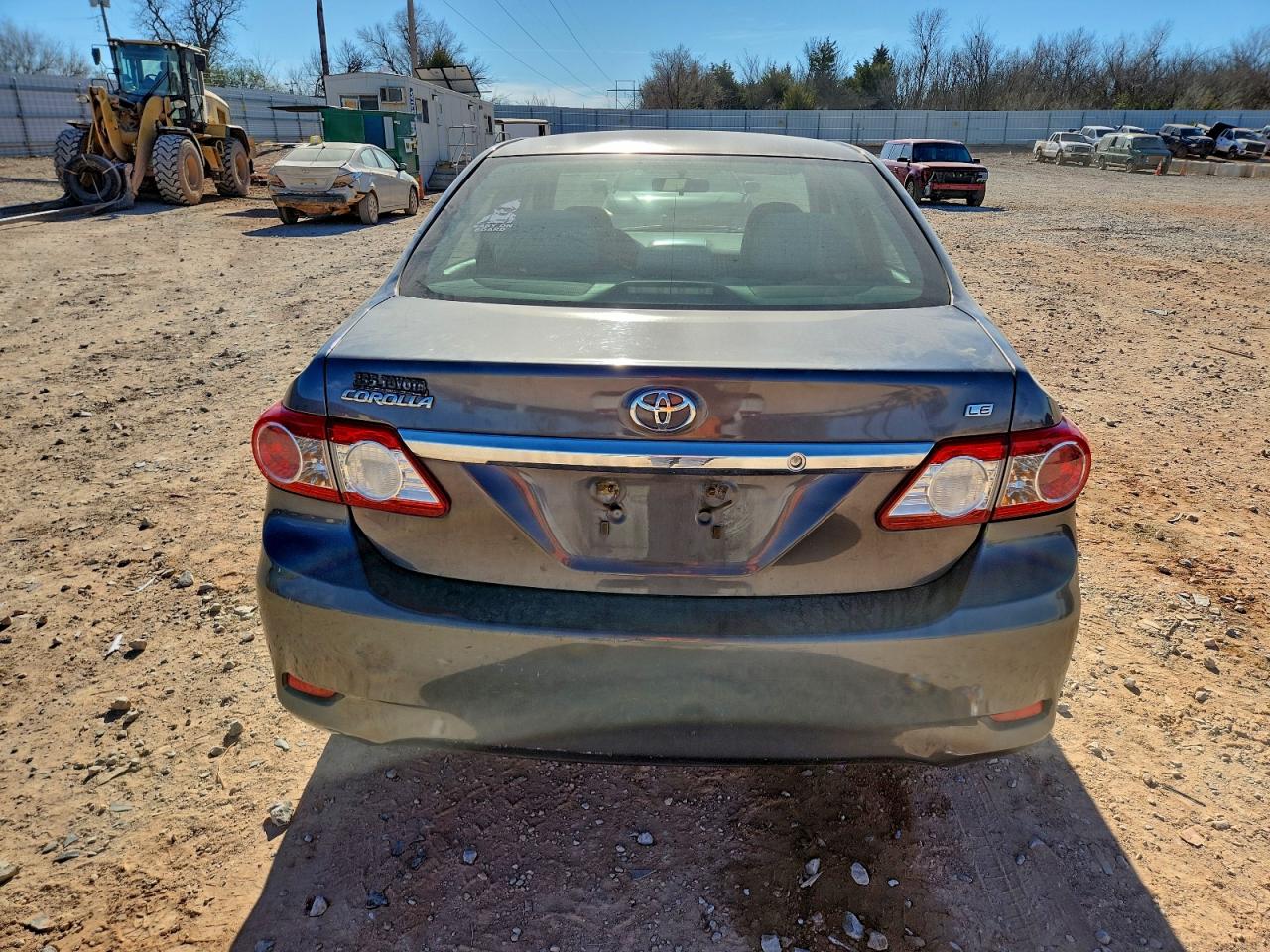 Toyota Corolla Base Image 12