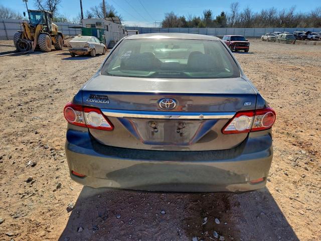 Toyota Corolla Base Image 12