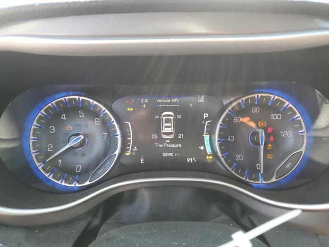 Chrysler Pacifica Touring L Image 12