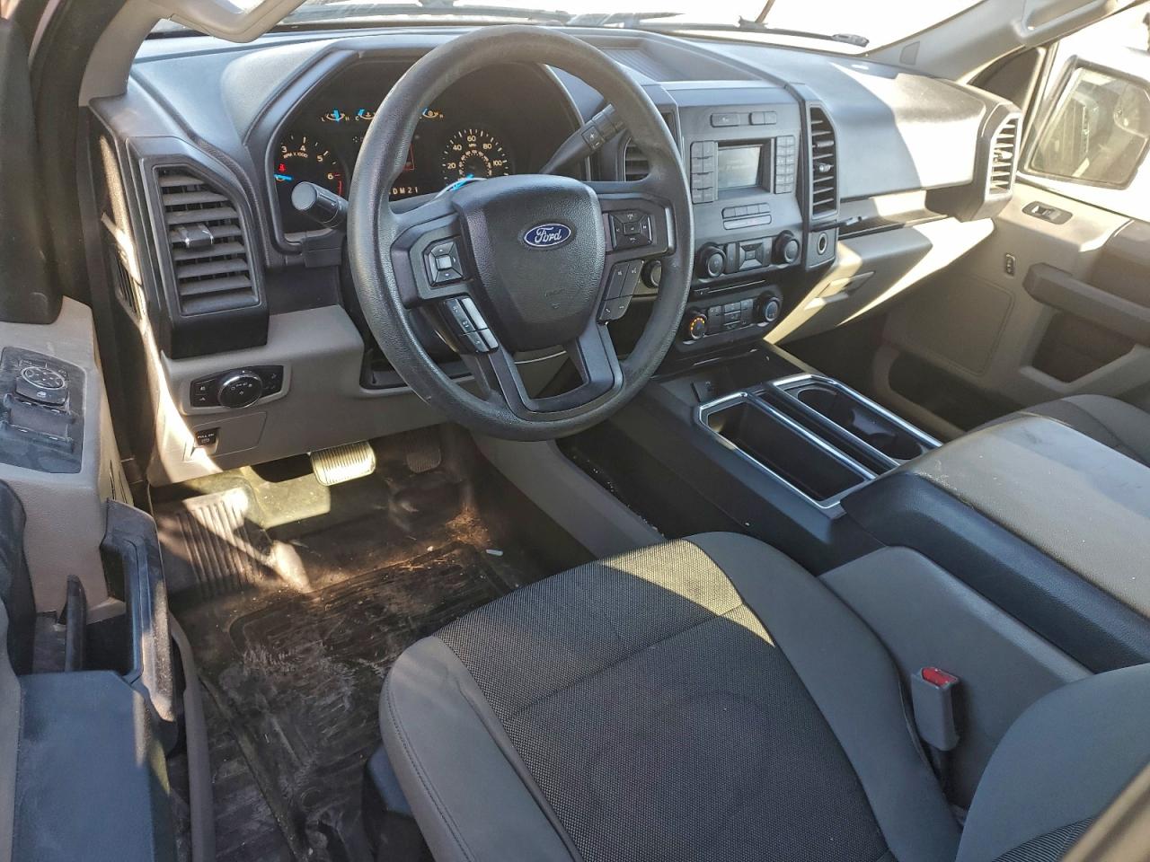 Ford F-150 Super Cab Image 9